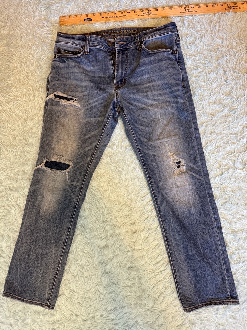 American Eagle Outfitters Distressed Light Blue Men’s Slim Straight Jeans